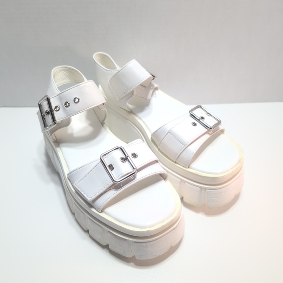 Y2K GrungeCore White Chunky Platform Wave Sandals Women's Size 7 - Picture 1 of 8